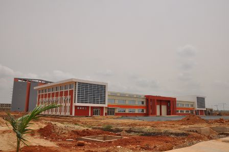 成都市郫都区唐昌镇党委书记莅临九游电器进行工作调访和安全检查