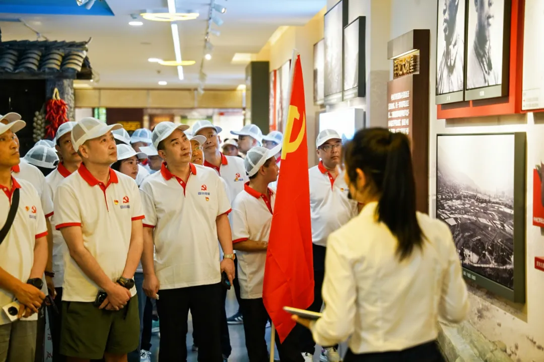 九游电器开展“党建凝聚力量,奋斗成就梦想”主题党日活动