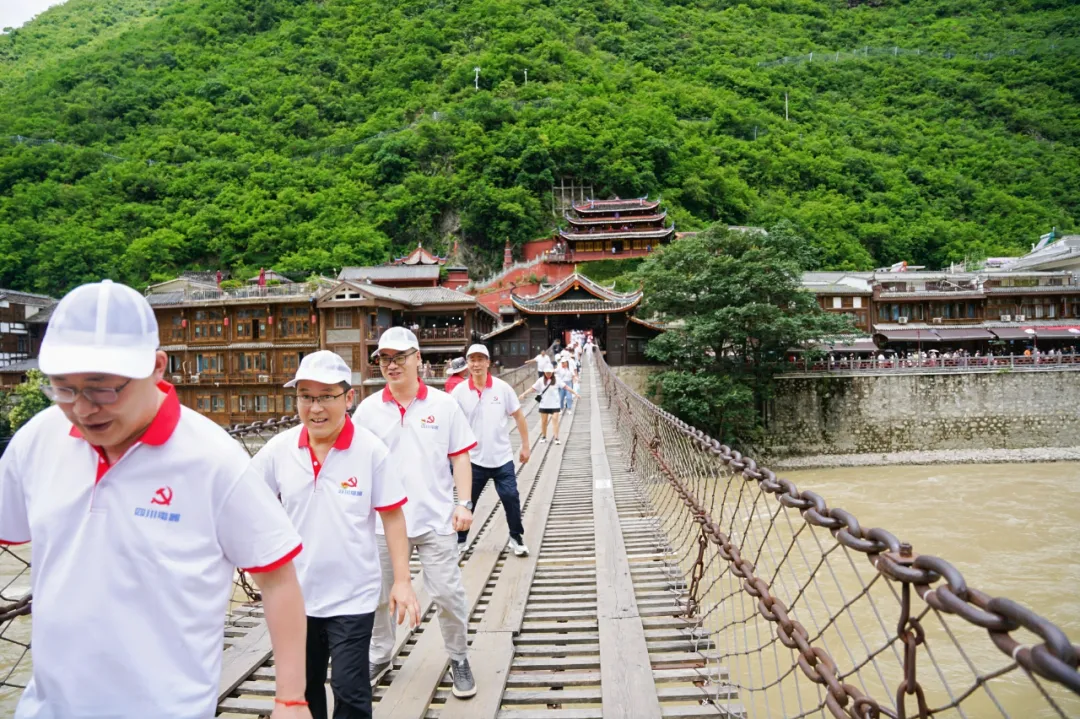 九游电器开展“党建凝聚力量,奋斗成就梦想”主题党日活动